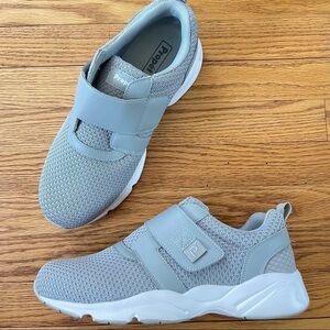 NEW Propet Stability X Strap Sneaker Light Grey Size 10.5 X 3E NWT